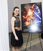 53310681_daisy-ridley-star-wars-the-force-awakens-press-conference-portraits-by-arman.jpg