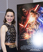 53310785_daisy-ridley-star-wars-the-force-awakens-press-conference-portraits-by-arman.jpg