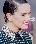 540full-daisy-ridley_28129~0.jpg