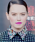 540full-daisy-ridley~1.jpg