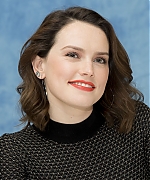 54553892_daisy-ridley-star-wars-the-last-jedi-press-conference-portraits-by-armando-g.jpg