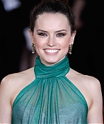 55810413_daisy-ridley-01.jpg