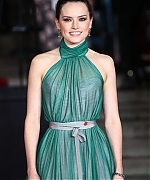55817393_picturepub-daisy-ridley-004.jpg