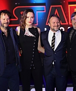 57465639_daisyridley010.jpg