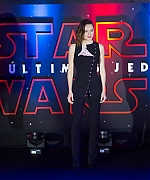 57489372_daisy-ridley-09.jpg