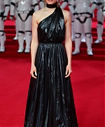 59075000_daisy-ridley-05.jpg