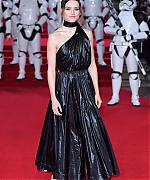 59137220_daisy-ridley-82.jpg