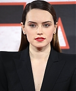 59144856_daisy-ridley-01.jpg