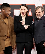 59145077_daisy-ridley-23.jpg