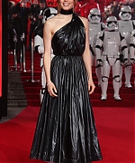 59154095_daisy-ridley-142.jpg