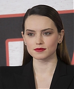 60901420_daisy-ridley-42.jpg