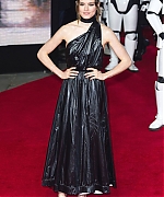 60905150_daisy-ridley-203.jpg
