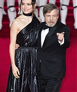 60905165_daisy-ridley-210.jpg