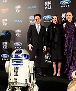 Filename=Daisy-Ridley_-Star-Wars-The-Force-Awakens-Premiere--12-662x441.jpg
Filesize=84KiB
Dimensions=662x441
Date added=Nov 25, 2017 Daisy-Ridley_-Star-Wars-The-Force-Awakens-Premiere--12-662x441.jpg