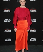Daisy-Ridley_-The-Last-Jedi-Press-Line---Star-Wars-Celebration--05.jpg