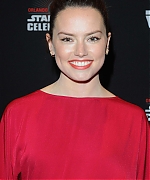 Daisy-Ridley_-The-Last-Jedi-Press-Line---Star-Wars-Celebration--25.jpg