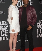 DaisyRidley-2015-12-02-StarWarsForce4FashionNY-009.jpg