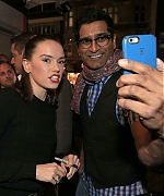DaisyRidley090315_09.jpg
