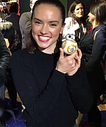 DaisyRidley090315_13.jpg