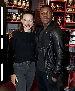 DaisyRidley090315_21.jpg