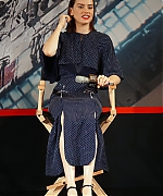 Filename=Daisy_RIdley_-_Shanghai_12_28_2015-13.jpg
Filesize=330KiB
Dimensions=1367x2048
Date added=Nov 25, 2017 Daisy_RIdley_-_Shanghai_12_28_2015-13.jpg