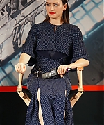 Daisy_RIdley_-_Shanghai_12_28_2015-15.jpg