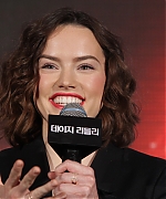 Daisy_Ridley_01~0.jpg