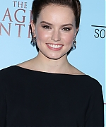 Picture_Pub_Daisy_Ridley_05~2.jpg