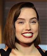 Picture_Pub_Daisy_Ridley_07~0.jpg