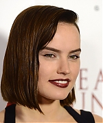 Picture_Pub_Daisy_Ridley_10~0.jpg