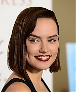 Picture_Pub_Daisy_Ridley_13~0.jpg