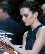Picture_Pub_Daisy_Ridley_24.jpg