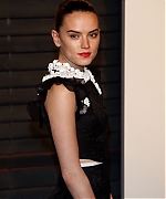 daisy-ridley-2016-vanity-fair-oscar-party-022816-image-001.jpg