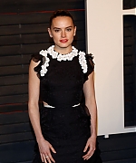 daisy-ridley-2016-vanity-fair-oscar-party-022816-image-003.jpg