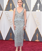 daisy-ridley-88th-academy-awards-022816-image-003.jpg