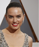 daisy-ridley-88th-academy-awards-022816-image-006.jpg