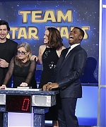 daisy-ridley-jimmy-kimmel-live-the-cast-of-star-wars-the-force-awakens-112315-image-008.jpg