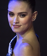daisy-ridley-star-wars-the-force-awakens-european-premiere-121615-image-053.jpg