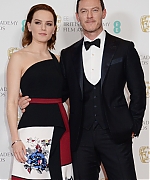 hqcelebcorner_28929_28329.jpg